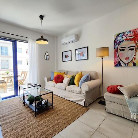 Frida'S Cozy Two Bedroom Apt Larnaca Buitenkant foto