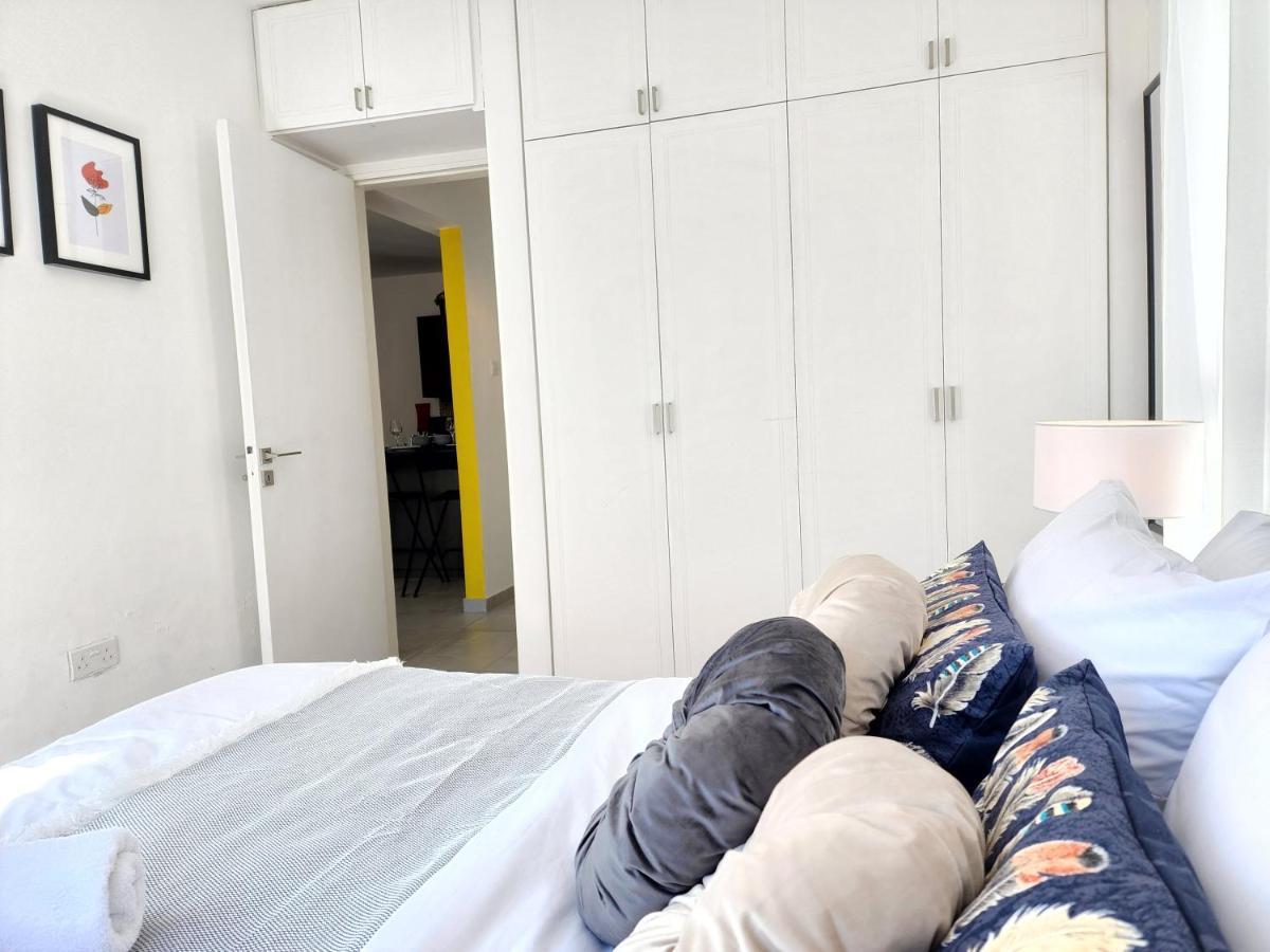 Frida'S Cozy Two Bedroom Apt Larnaca Buitenkant foto