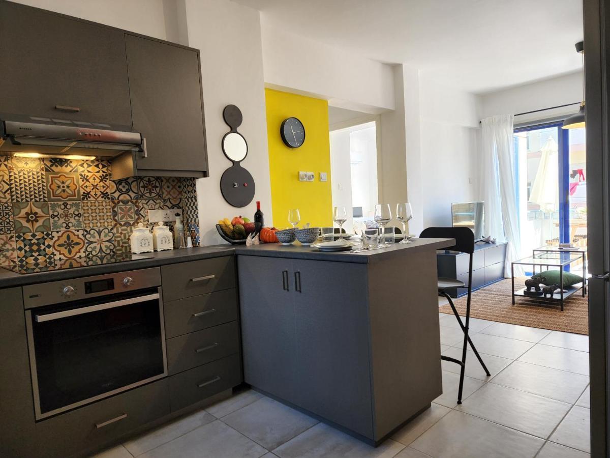 Frida'S Cozy Two Bedroom Apt Larnaca Buitenkant foto