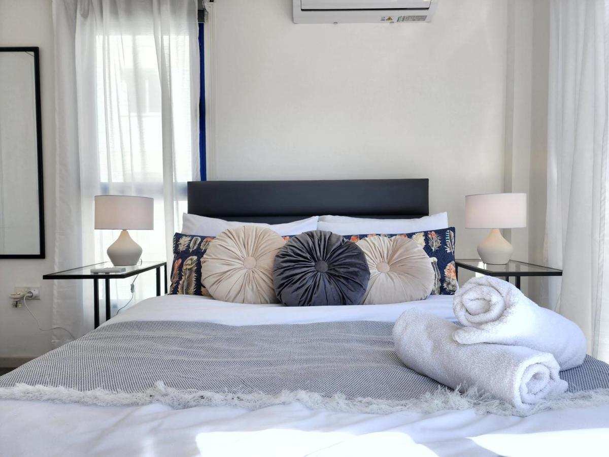 Frida'S Cozy Two Bedroom Apt Larnaca Buitenkant foto